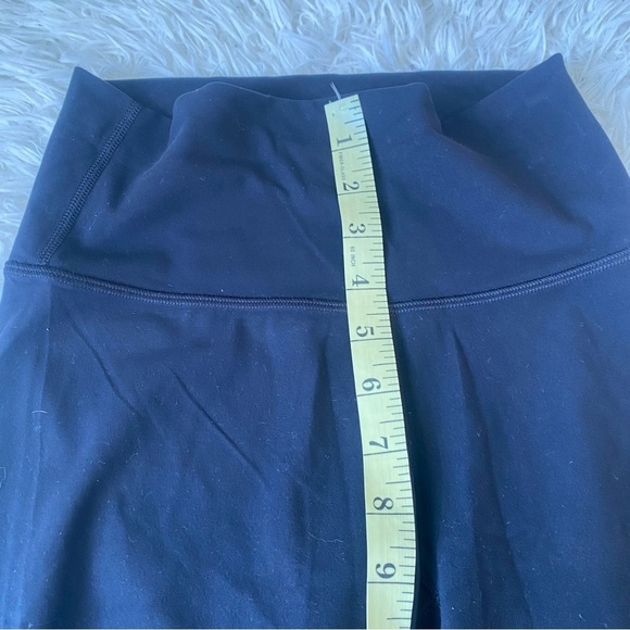 Aritzia TnAction 7" Short - Picture 8 of 8